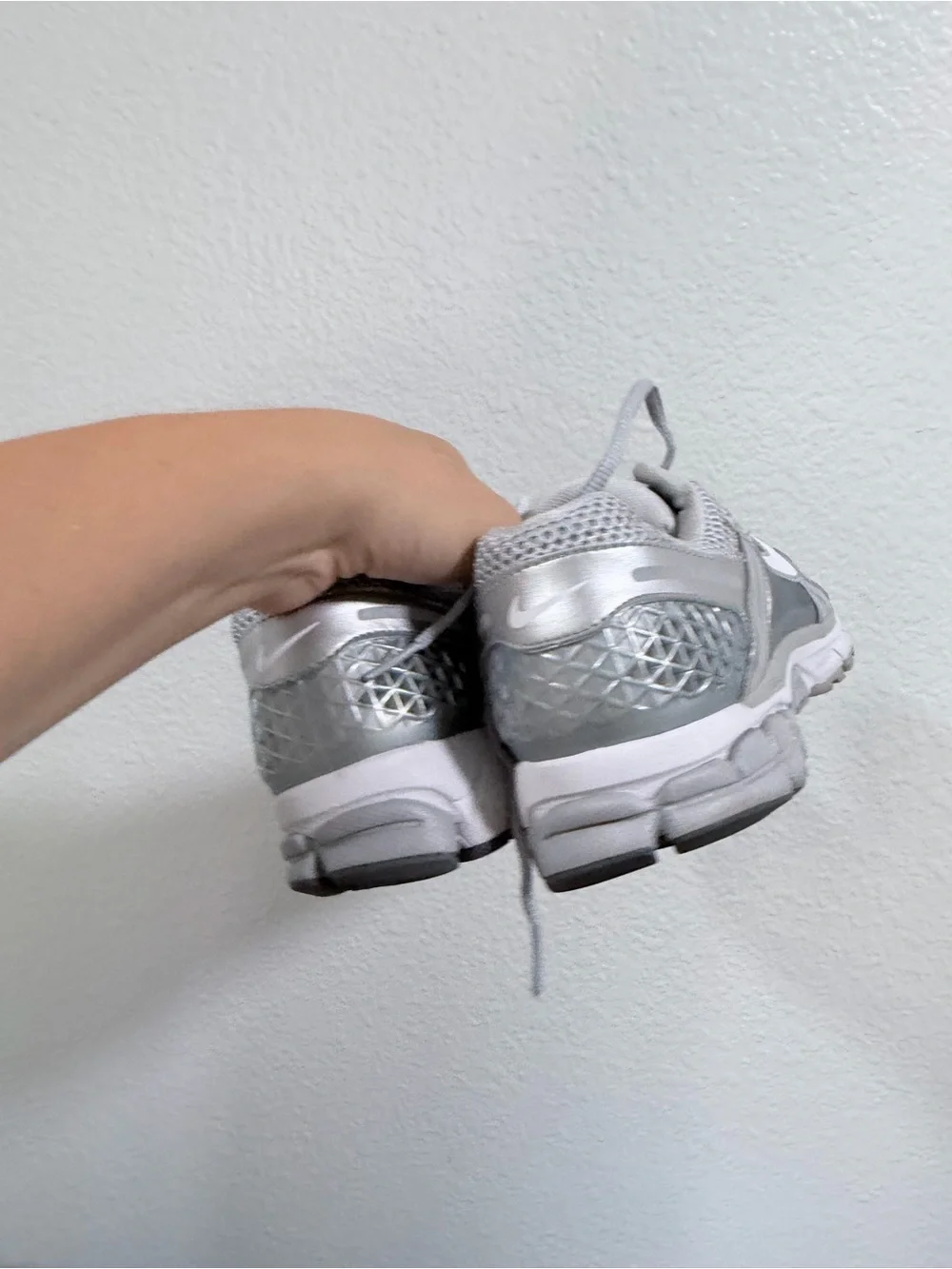 Nike silver Vomero 5